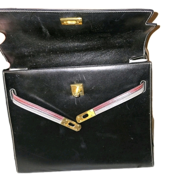 A. Textoni Black Leather Handbag With Lock - Picture 7 of 10